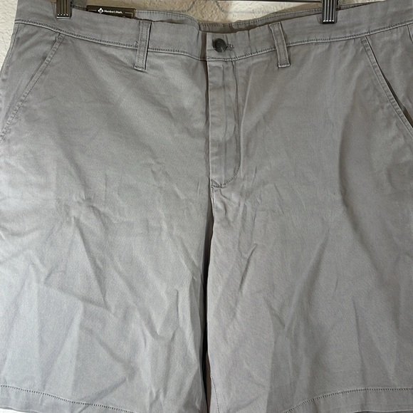Men's Everyday Stretch Flat Front Short, Soft Silver, Size 40, 9" Inseam NEW - Picture 4 of 7